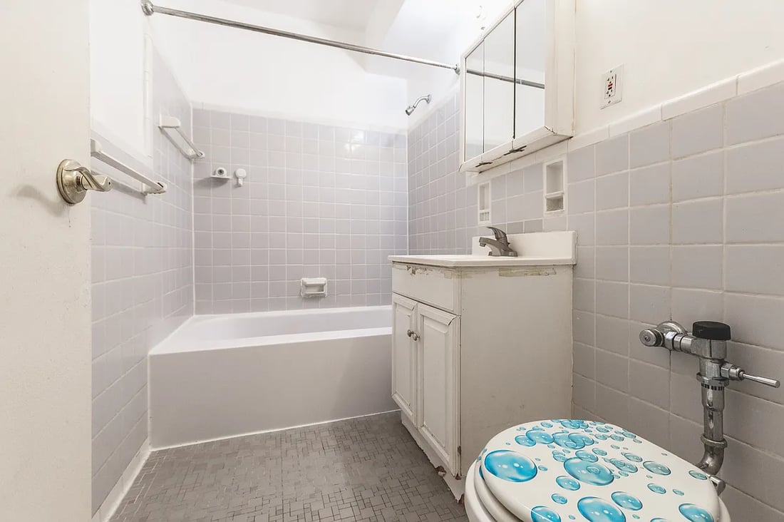 Photo for  University Towers  - 122 ASHLAND PLACE Cooperative in Downtown Brooklyn, Brooklyn