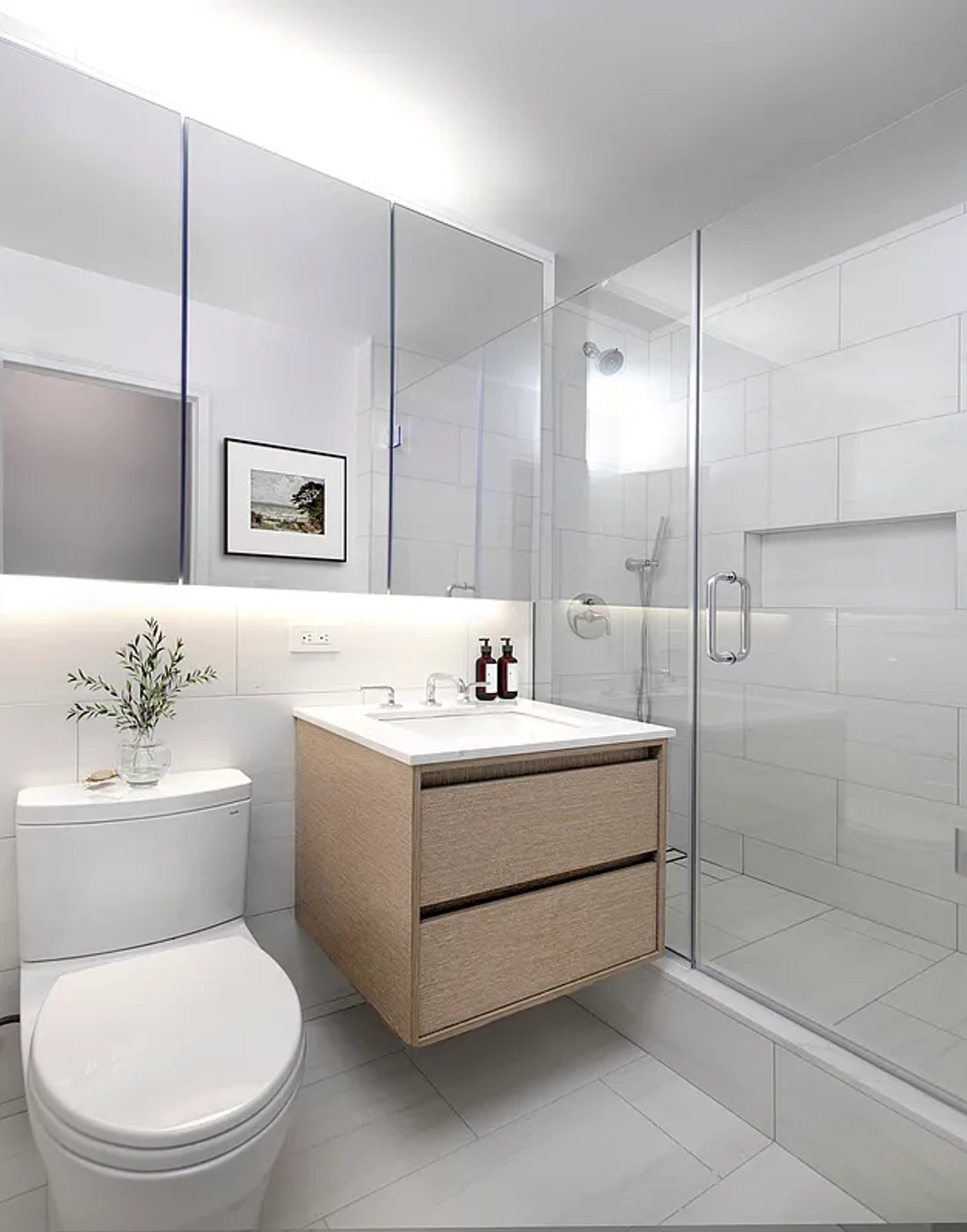 Photo for  Murray Hill House  - 132 East 35th Street Cooperative in Murray Hill, Manhattan