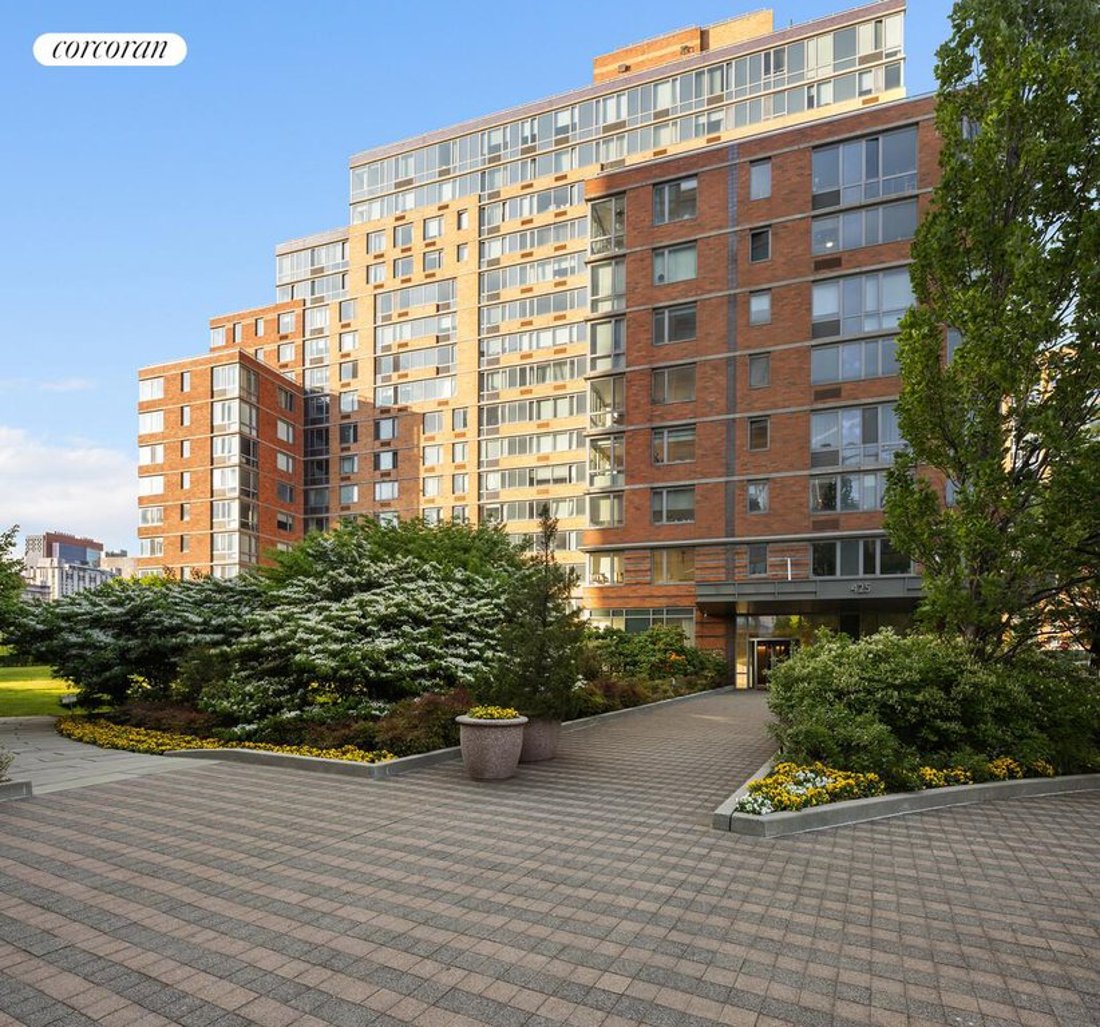 Photo for  425 MAIN STREET  - 425 MAIN STREET Condominium in Roosevelt Island, Manhattan