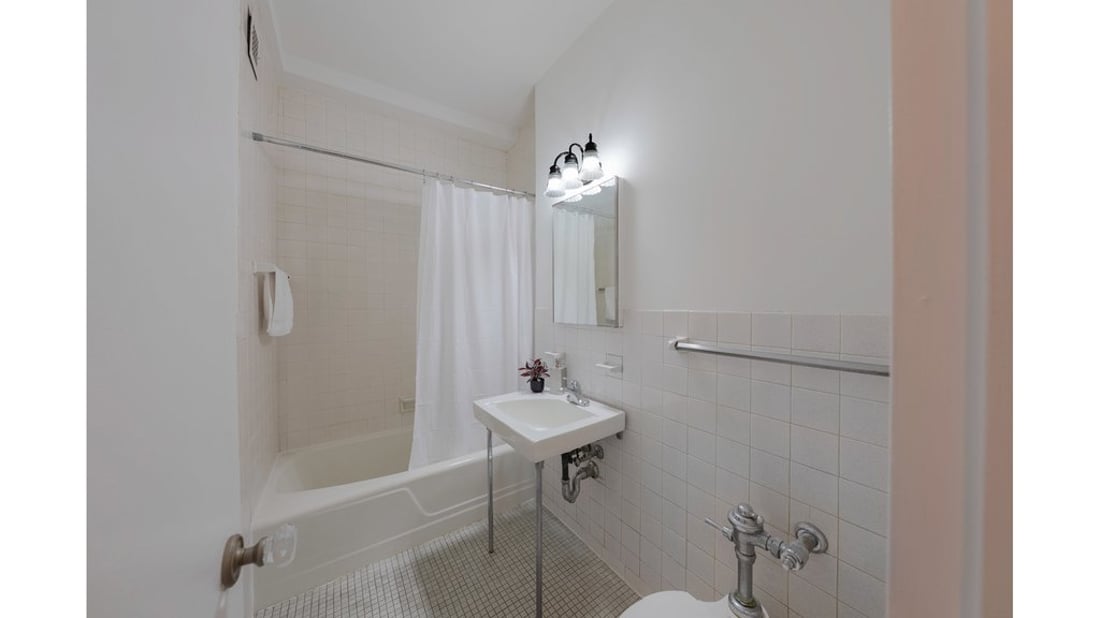 Photo for  200 East 57th Street  - 935 3 AVENUE Cooperative in Midtown East, Manhattan