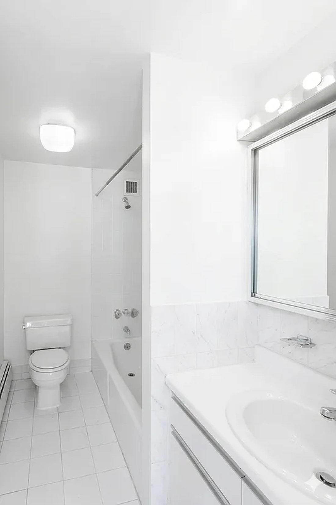 Photo for  220 EAST 24 STREET  - 220 EAST 24 STREET Rental Building in Kips Bay, Manhattan
