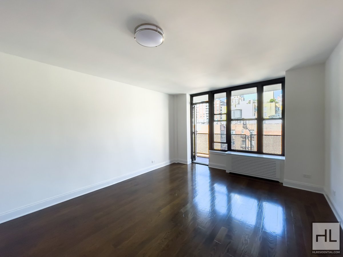 Photo for 165 East 35th Street - 165 East 35th Street Rental Building in Murray Hill, Manhattan