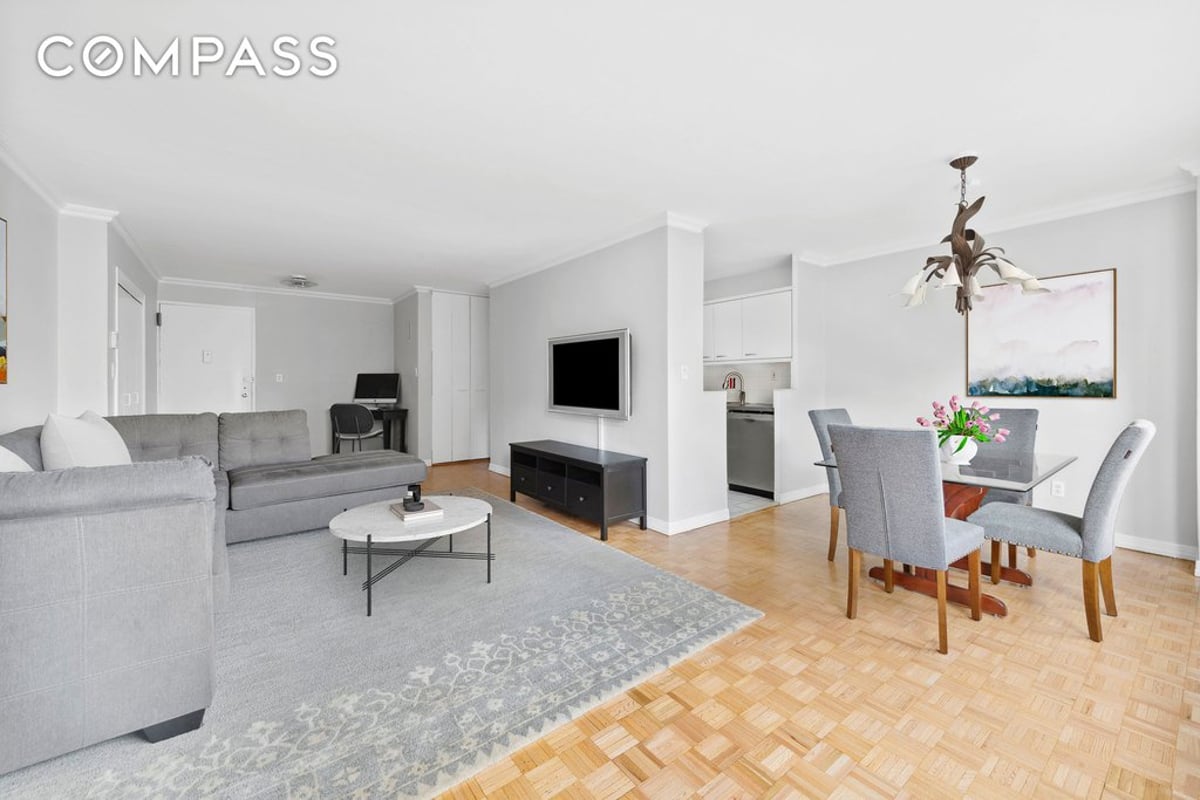 Photo for 400 East 85th Street - 400 East 85th Street Cooperative in Upper East Side, Manhattan