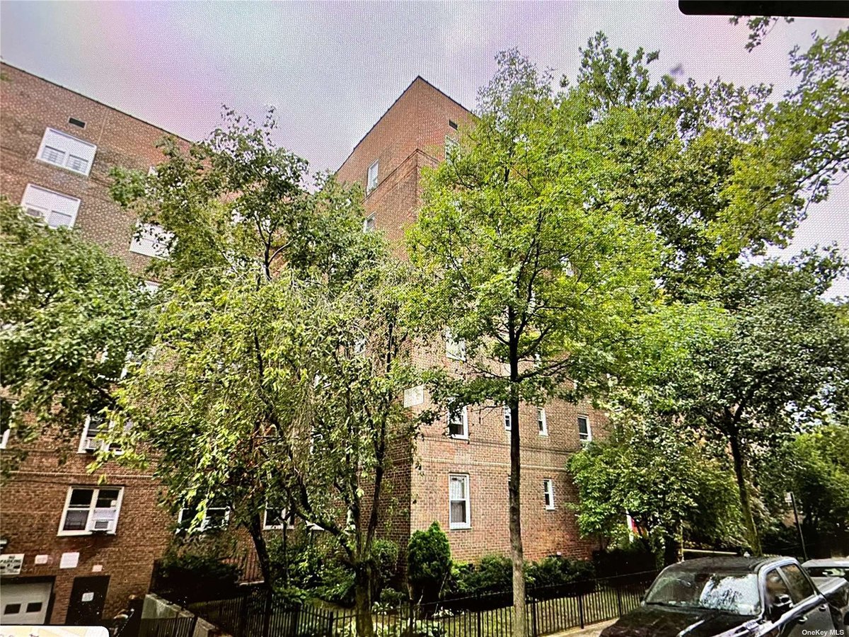 Photo for 200 Congress Street - 200 Congress Street Cooperative in Cobble Hill, Brooklyn