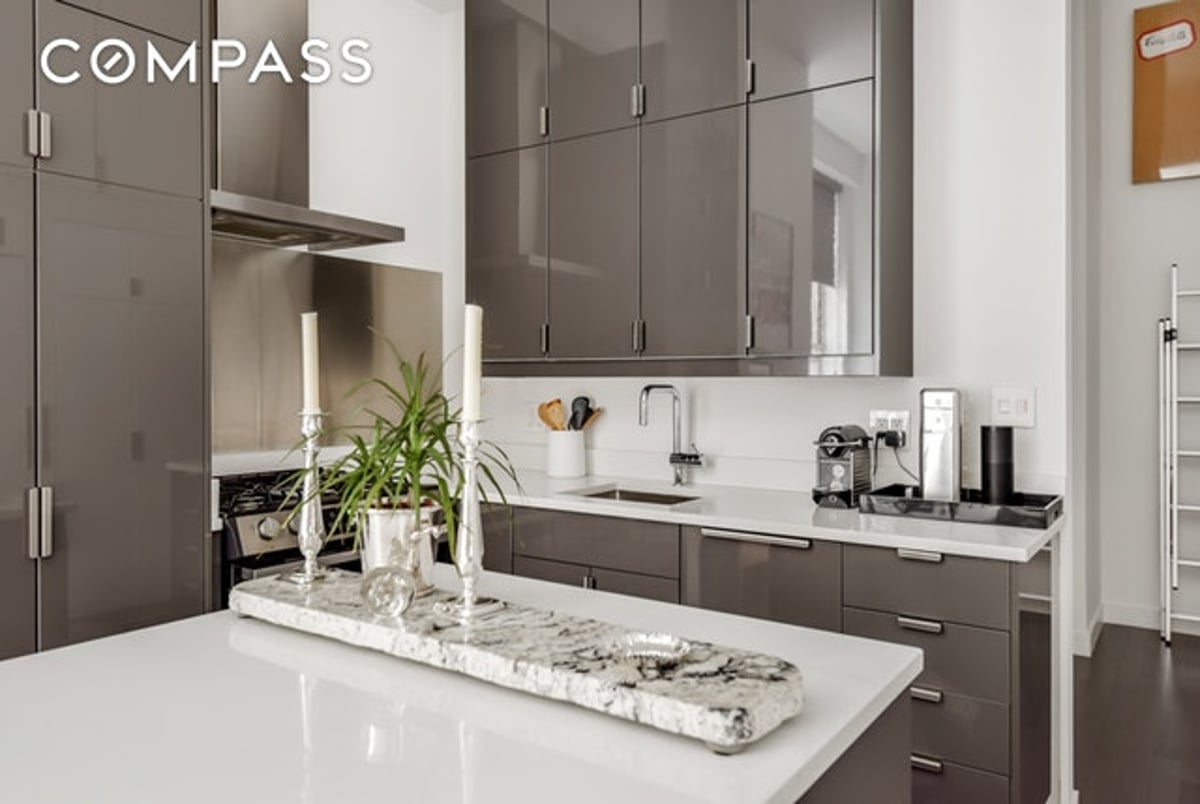 Photo for Park Avenue Court - 120 East 87th Street Condominium in Upper East Side, Manhattan