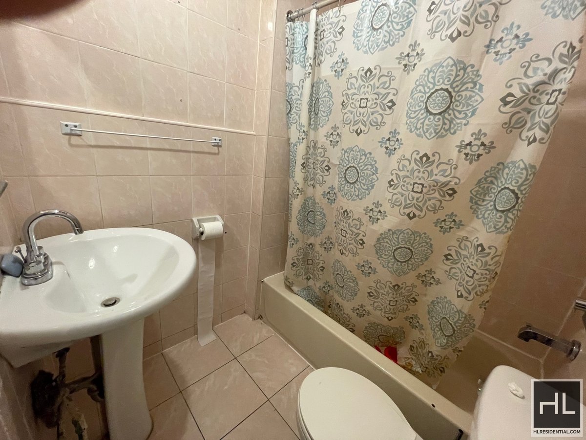 XXL ROOM FOR RENT NEWKIRK AVENUE PRIME DITMAS PARK Rental NYC Real