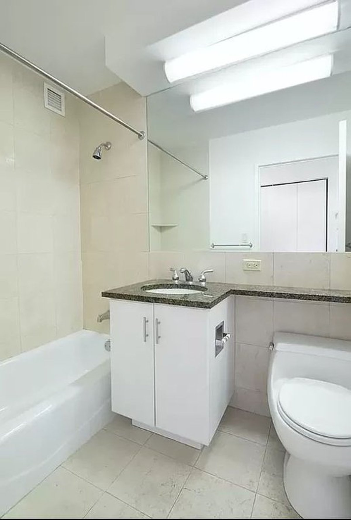 Photo for Chelsea Grande - 460 West 20th Street Rental Building in Chelsea, Manhattan