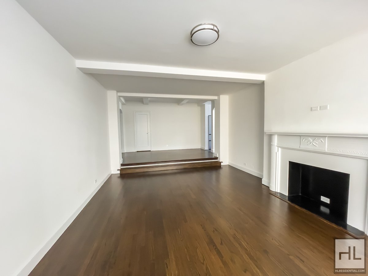 Photo for 20 5th AVENUE - 20 5th Avenue Rental Building in Greenwich Village, Manhattan