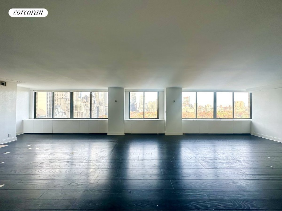 Photo for 800 5th Avenue - 800 5th Avenue Rental Building in Lenox Hill, Manhattan