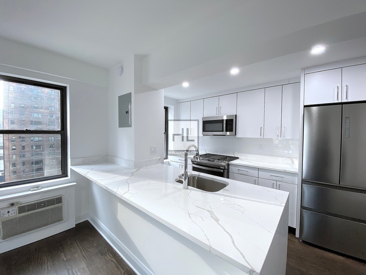 Photo for 157 EAST 57th Street - 157 East 57th Street Rental Building in Sutton Place, Manhattan