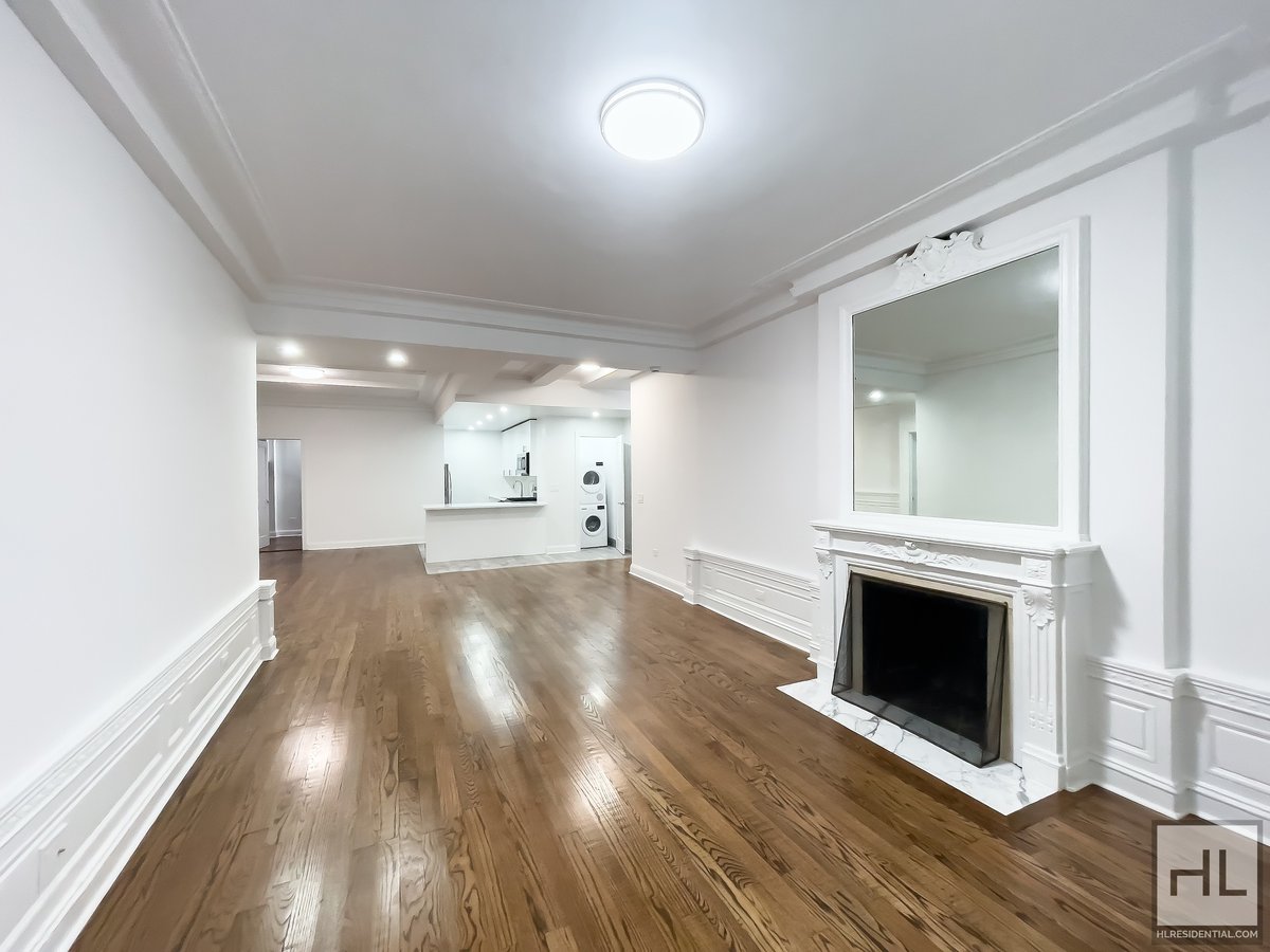 Photo for 200 West 58th Street - 200 West 58th Street Rental Building in Midtown, Manhattan