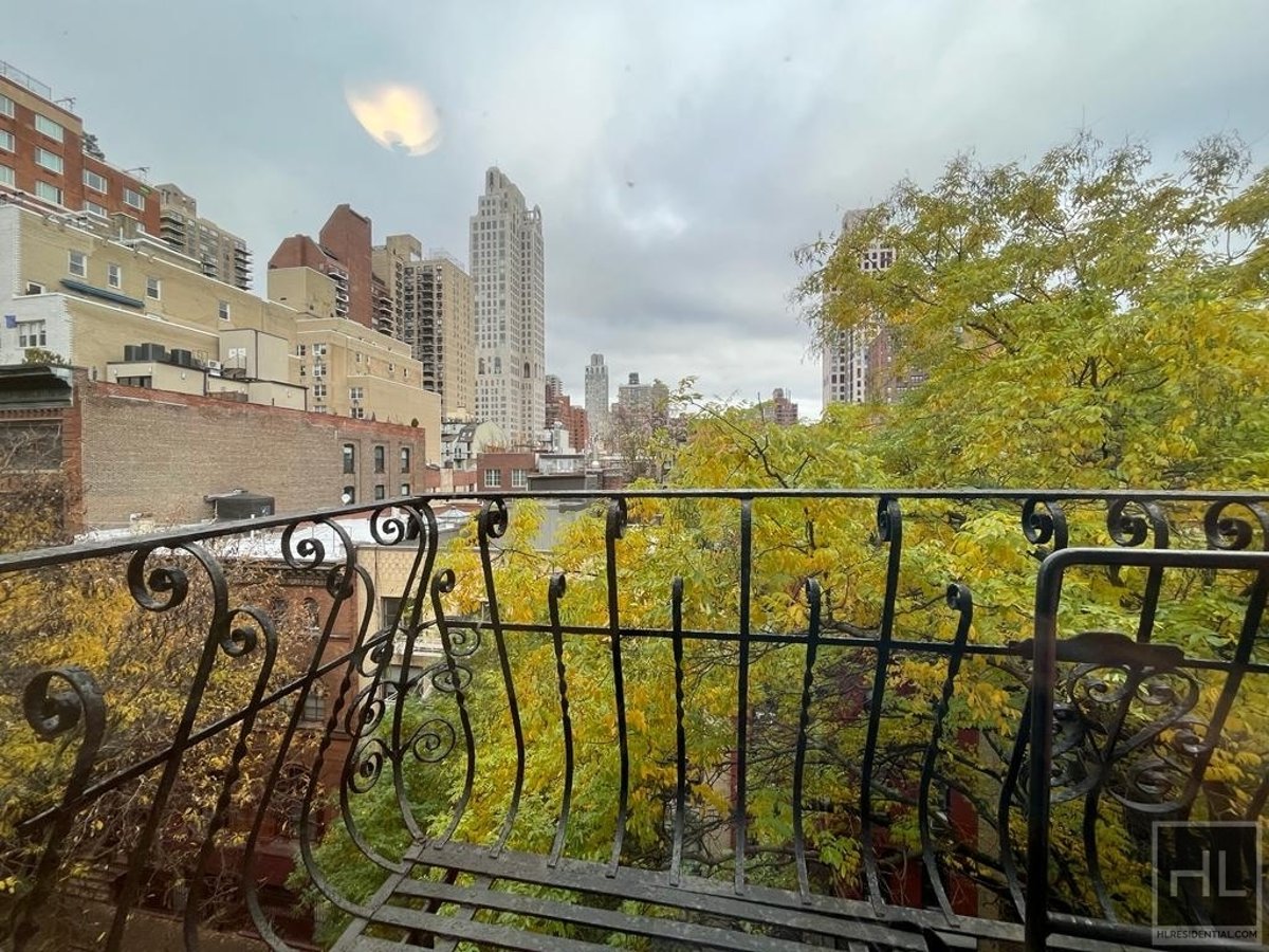 Your Bright & Spacious QueenSized 1 Bedroom Apartment! Prime