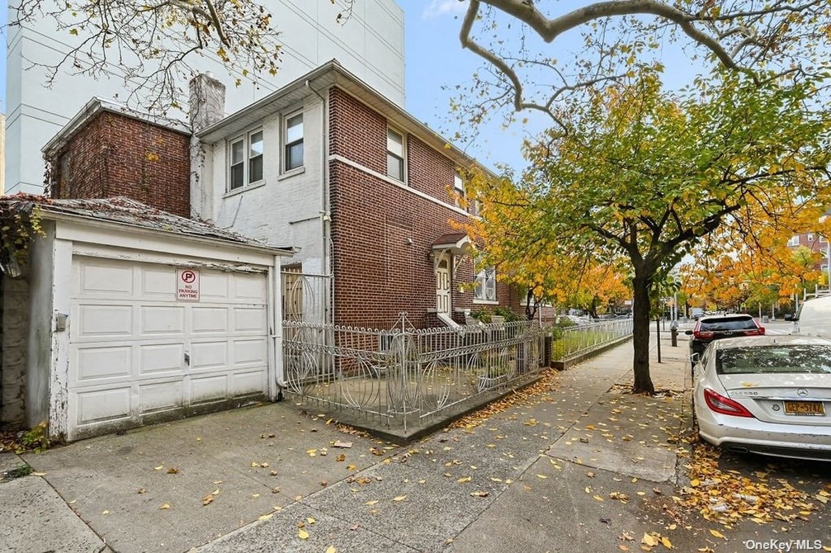 725 Ocean Parkway Sale NYC Real Estate Brokerage