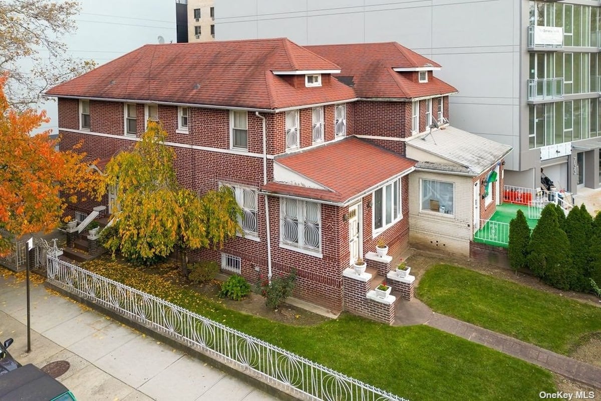 725 Ocean Parkway Sale NYC Real Estate Brokerage