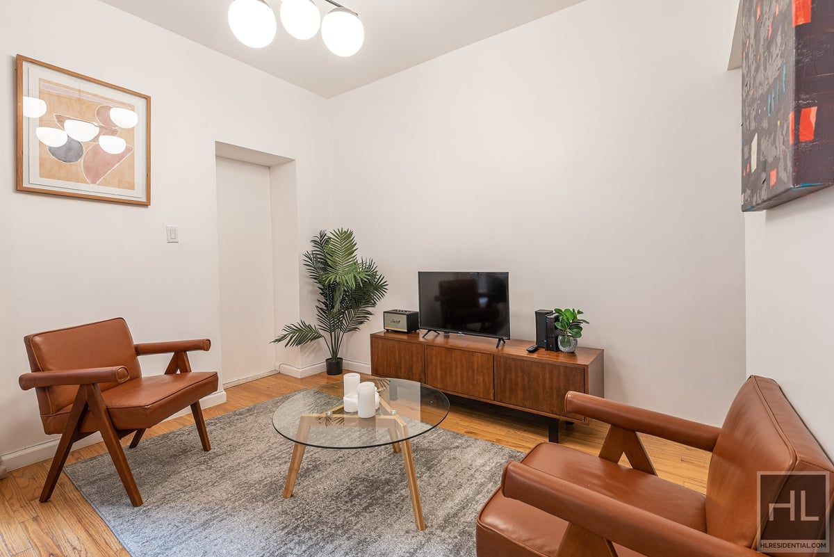 Photo for CitySpire - 150 West 56th Street Condominium in Midtown, Manhattan