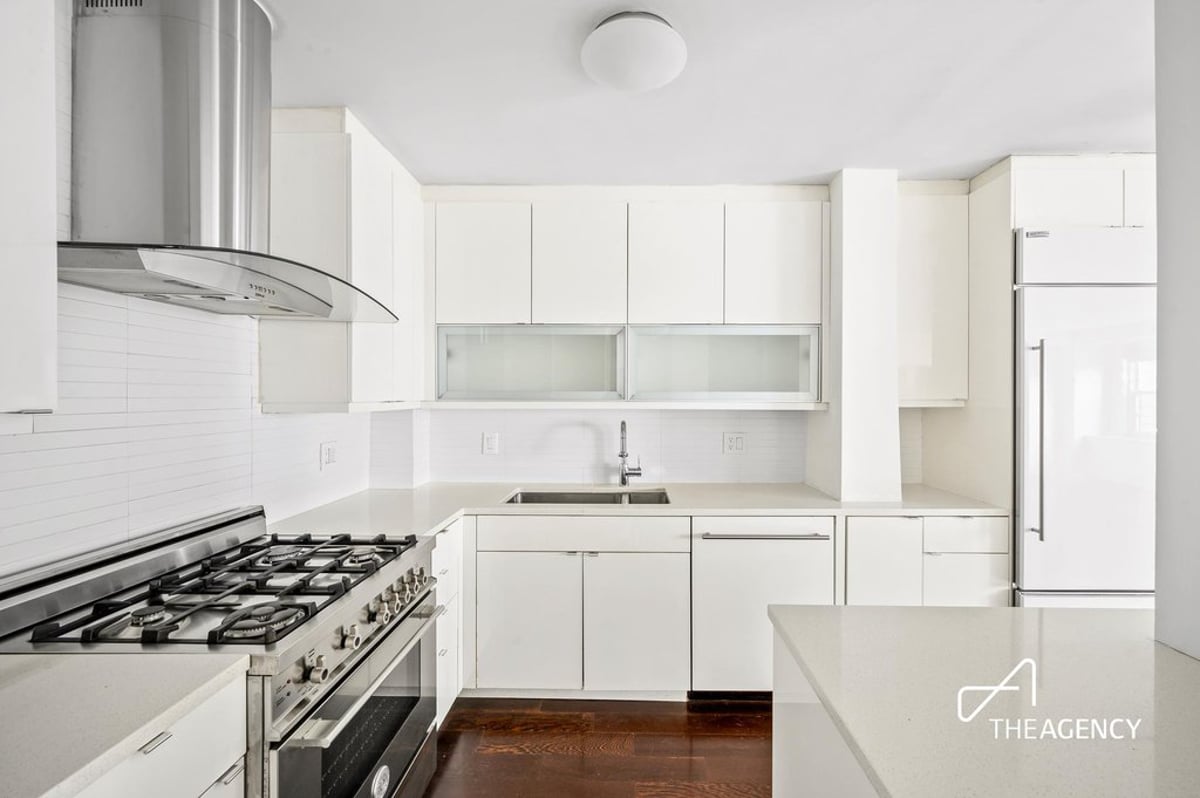 Photo for 200 East 84th Street - 200 East 84th Street Cooperative in Upper East Side, Manhattan