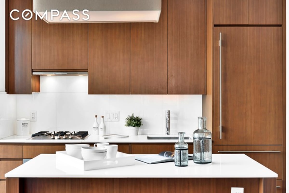 Photo for The Residences at 400 Fifth Avenue - 400 Fifth Avenue Condominium in Murray Hill, Manhattan