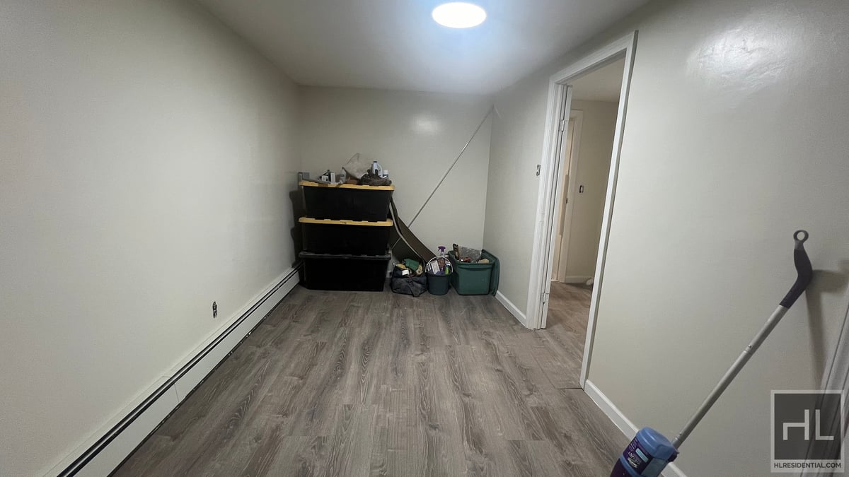 GUT RENOVATED LARGE 1 BEDROOM SEMI BASMENT 95 STREET/ PRIME