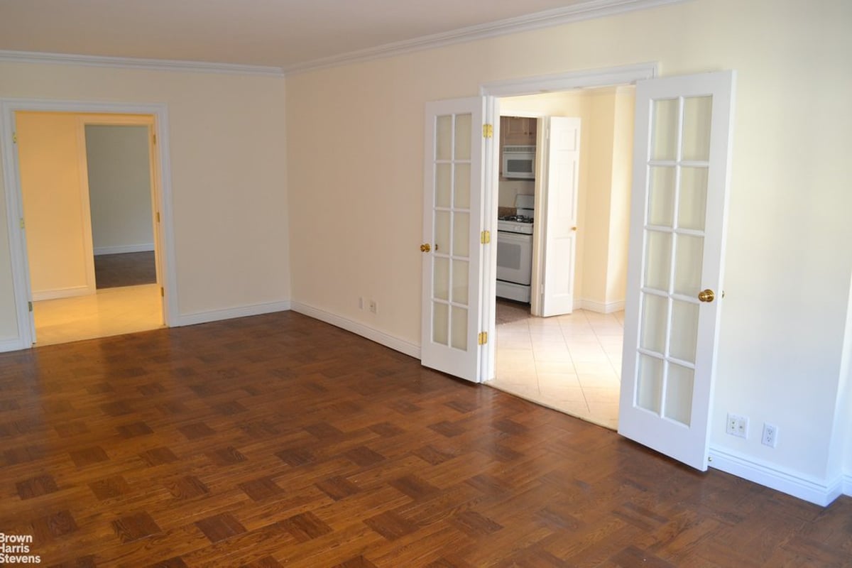 Photo for Hemisphere House - 60 West 57th Street Rental Building in Midtown, Manhattan