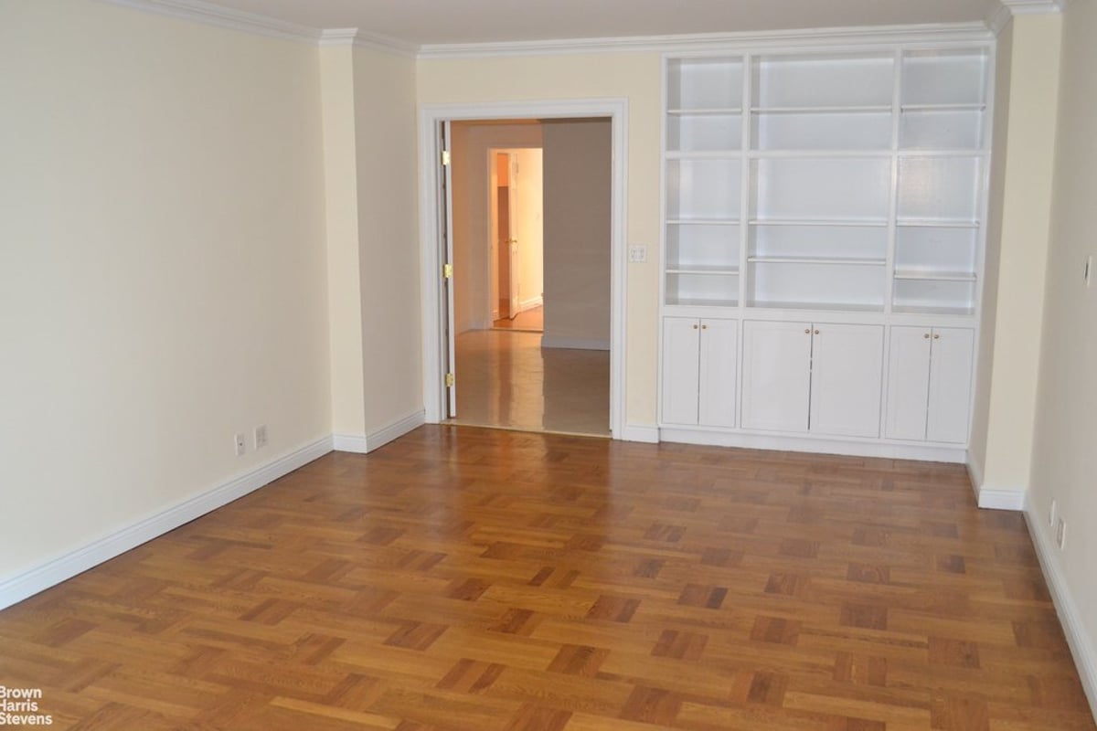 Photo for Hemisphere House - 60 West 57th Street Rental Building in Midtown, Manhattan