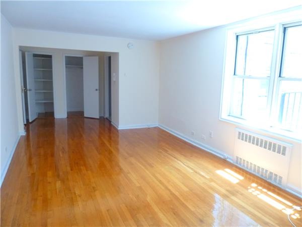 Photo for 30 East End Ave - 30 East End Avenue Rental Building in Yorkville, Manhattan