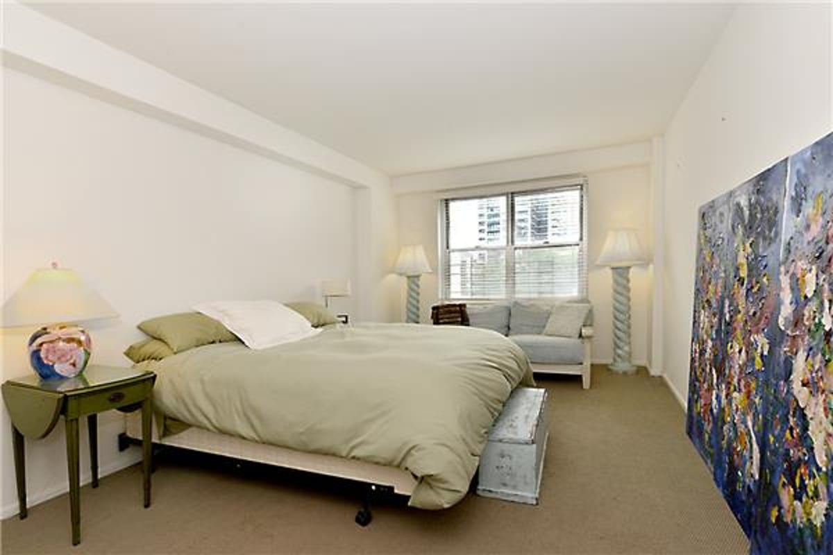 Photo for 345 East 86th Street - 345 East 86th Street Cooperative in Upper East Side, Manhattan