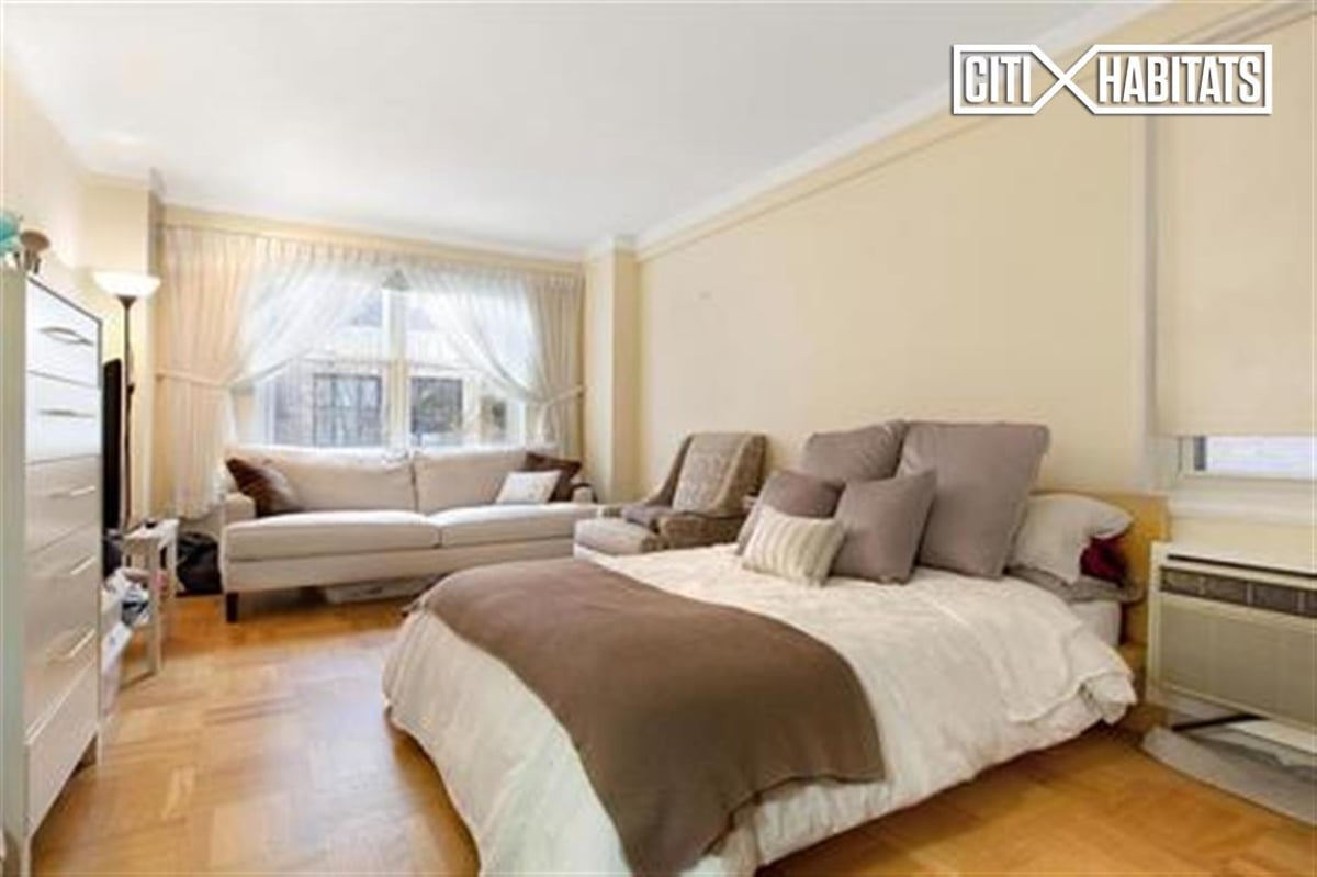 Photo for 200 East 84th Street - 200 East 84th Street Cooperative in Upper East Side, Manhattan