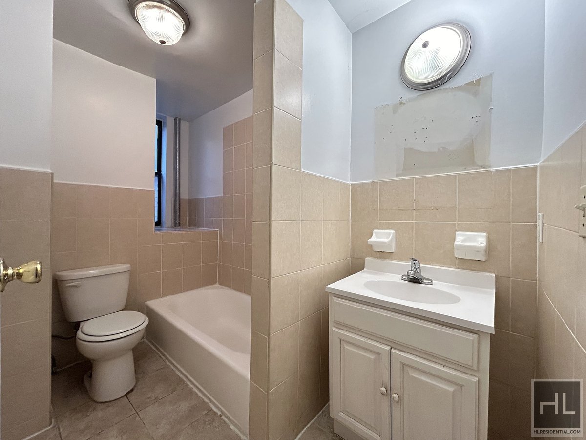 BROADWAY Rental NYC Real Estate Brokerage