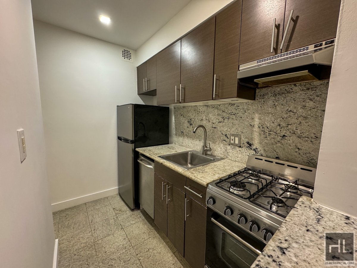 to a Studio/1BA apartment on the UES! No fee! Rental NYC