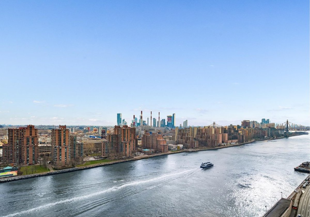 Photo for The Promenade - 530 East 76th Street Condominium in Upper East Side, Manhattan