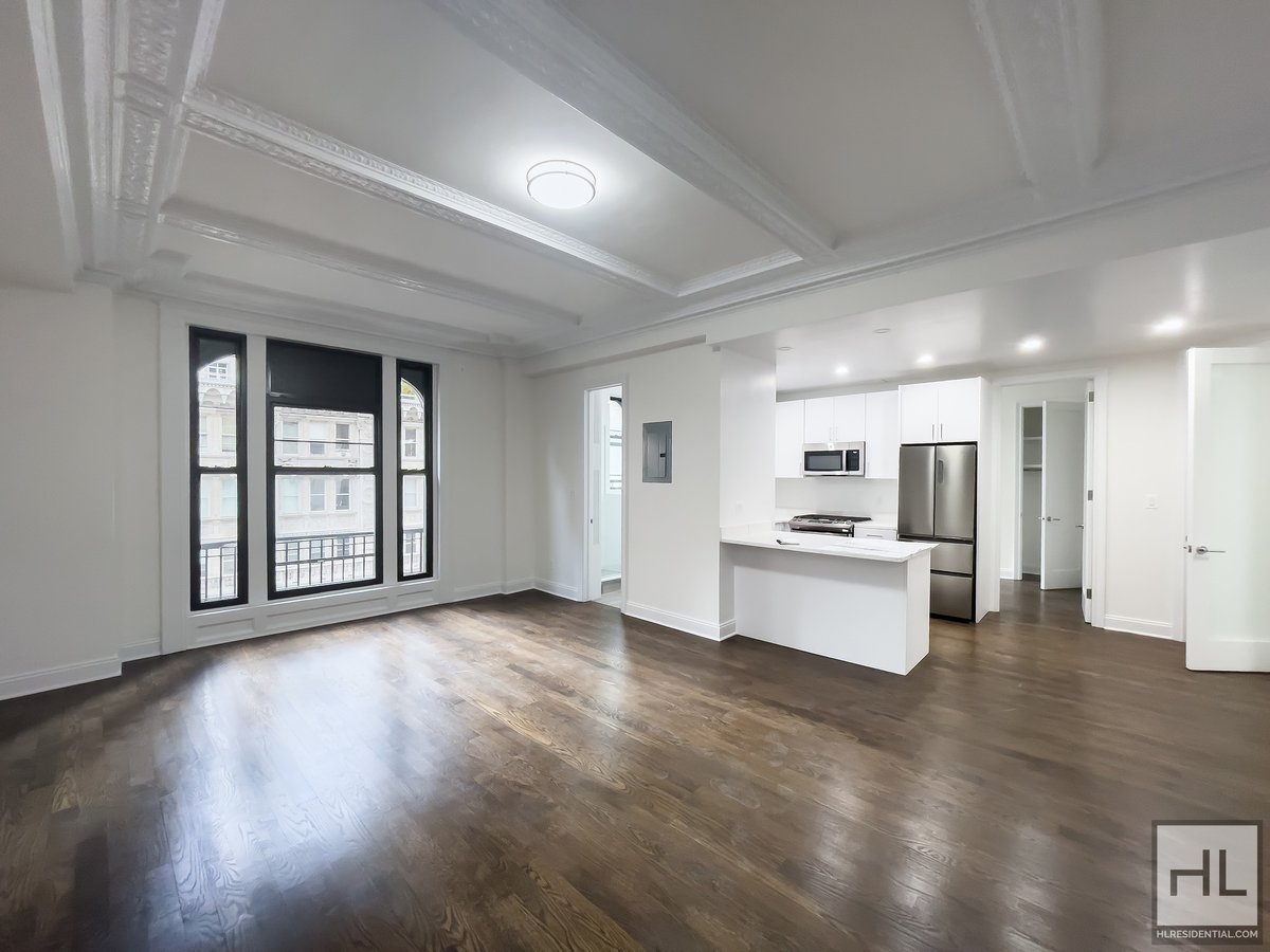 Photo for 200 West 58th Street - 200 West 58th Street Rental Building in Midtown, Manhattan