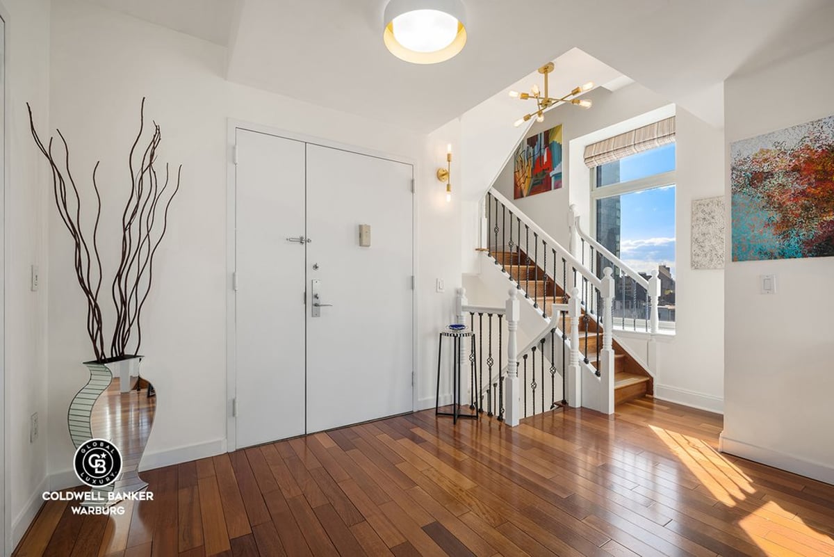 Photo for Crossing 23rd - 121 East 23rd Street Condominium in Gramercy Park, Manhattan