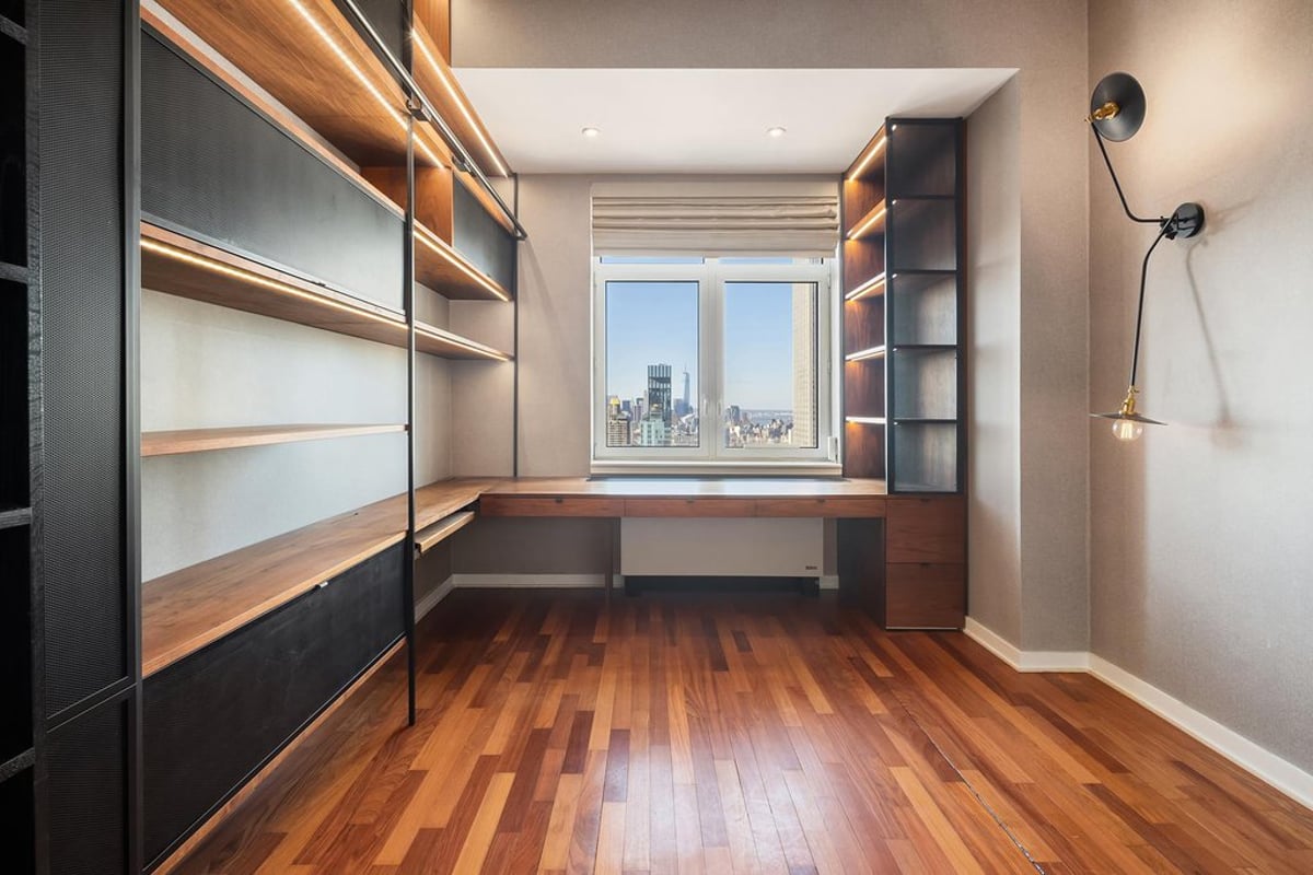 Photo for 425 Fifth Avenue - 425 Fifth Avenue Condominium in Murray Hill, Manhattan