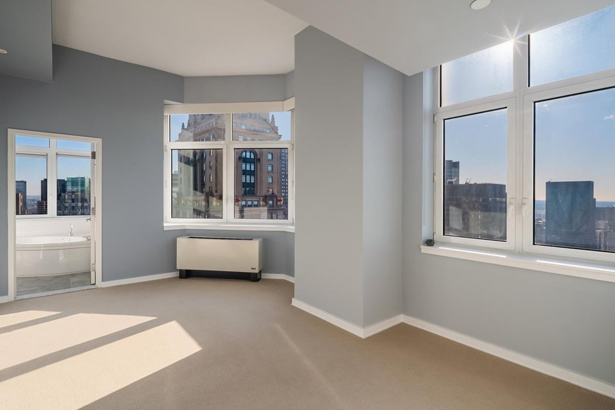 Photo for 425 Fifth Avenue - 425 Fifth Avenue Condominium in Murray Hill, Manhattan