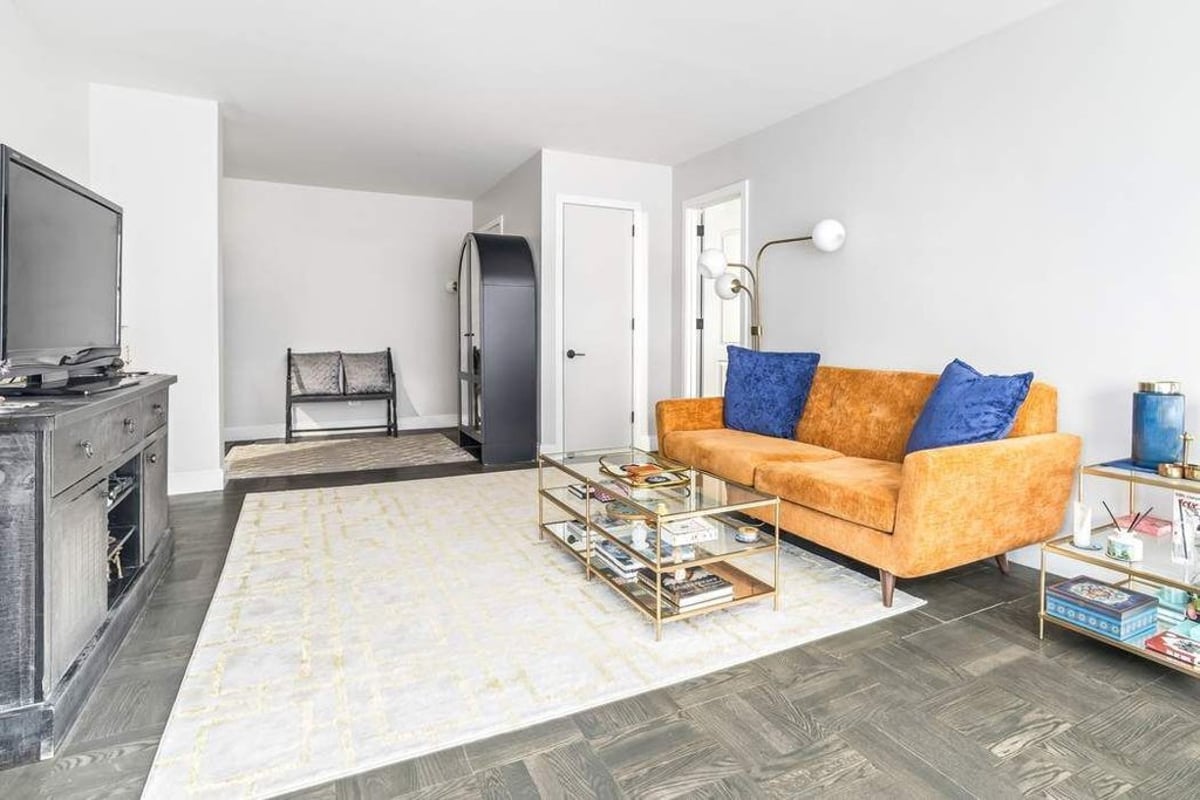 Photo for Sutton Gardens - 420 East 55th Street Cooperative in Midtown East, Manhattan