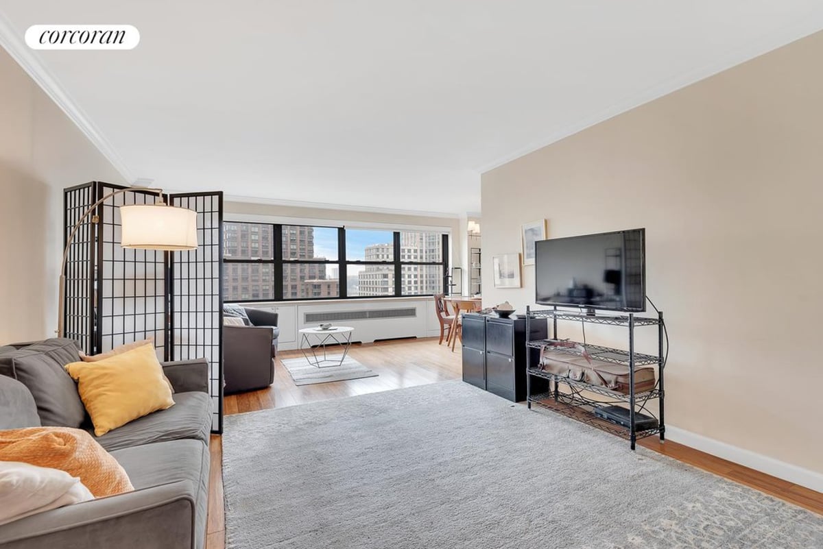 Photo for Lincoln Towers - 185 West End Avenue Condominium in Upper West Side, Manhattan