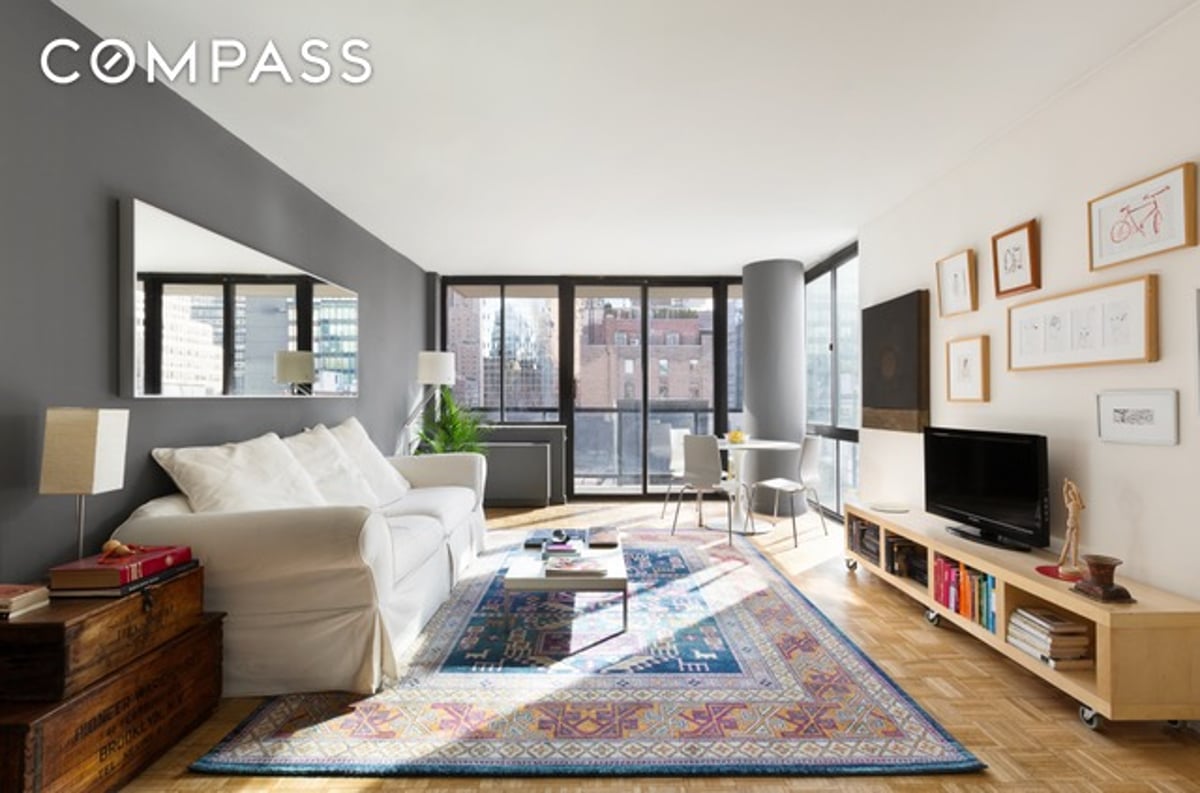 Photo for Sterling Plaza - 255 East 49th Street Condominium in Midtown East, Manhattan