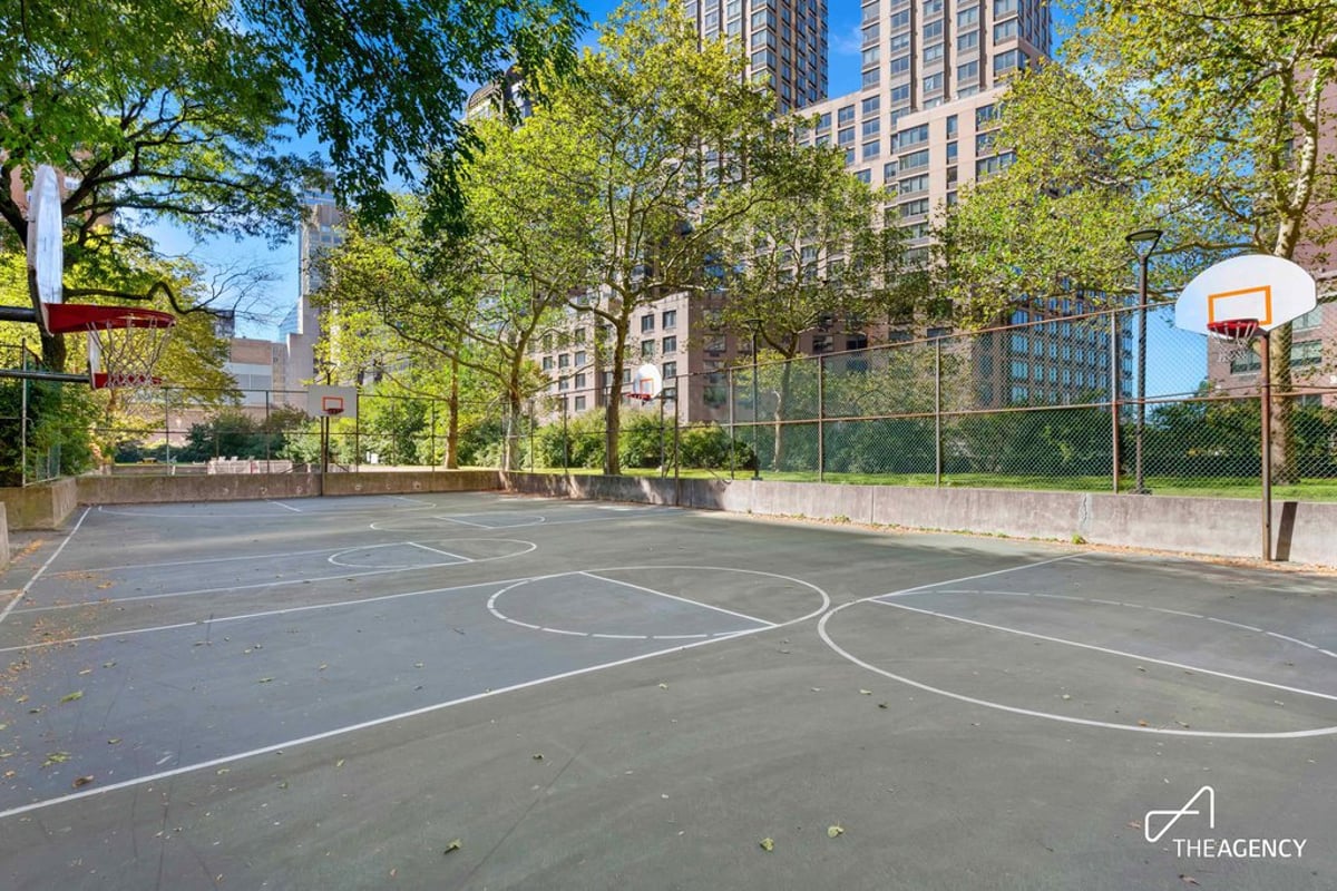 Photo for Lincoln Towers - 140 West End Avenue Condominium in Upper West Side, Manhattan