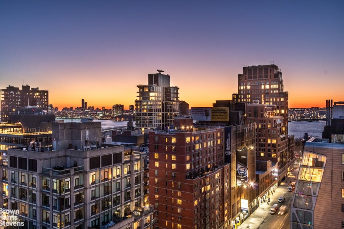 Photo for London Terrace Towers - 470 West 23rd Street Condominium in Chelsea, Manhattan