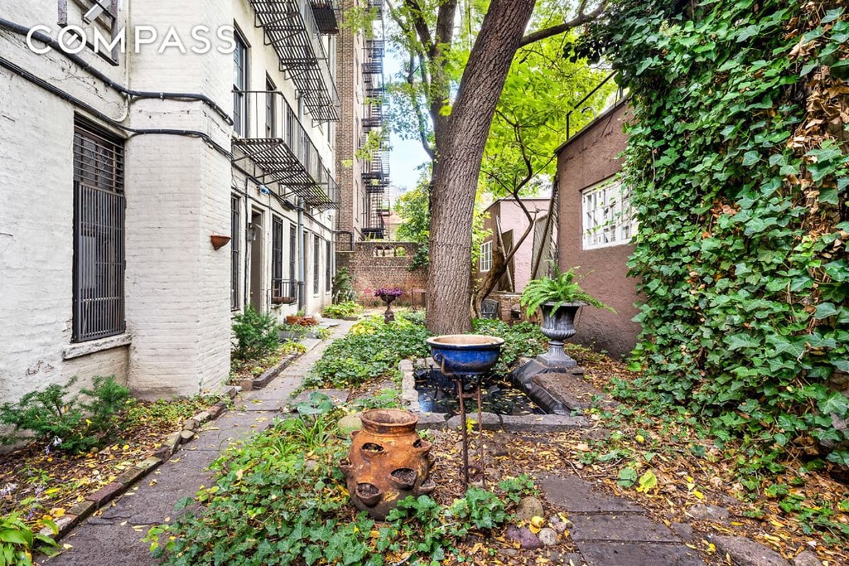 Photo for 354 West 12th Street - 354 West 12th Street Cooperative in West Village, Manhattan