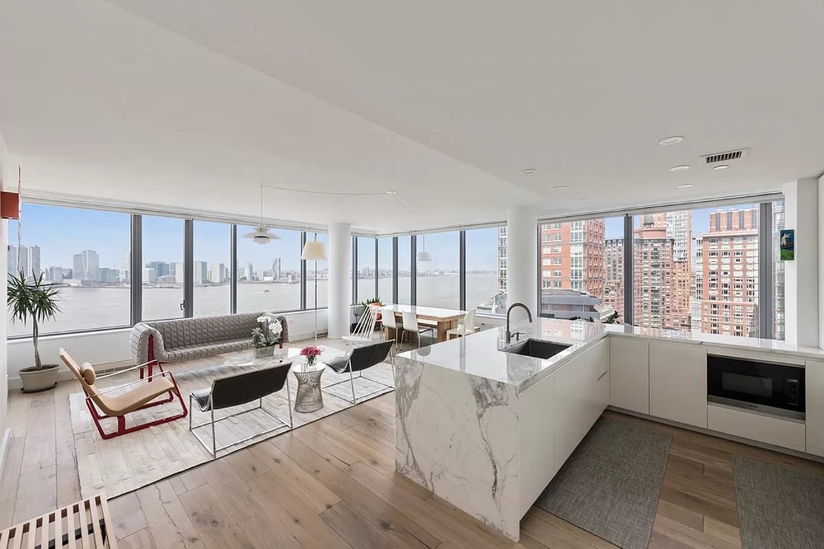 Photo for Riverhouse, One Rockefeller Park - 2 River Terrace Condominium in Battery Park City, Manhattan