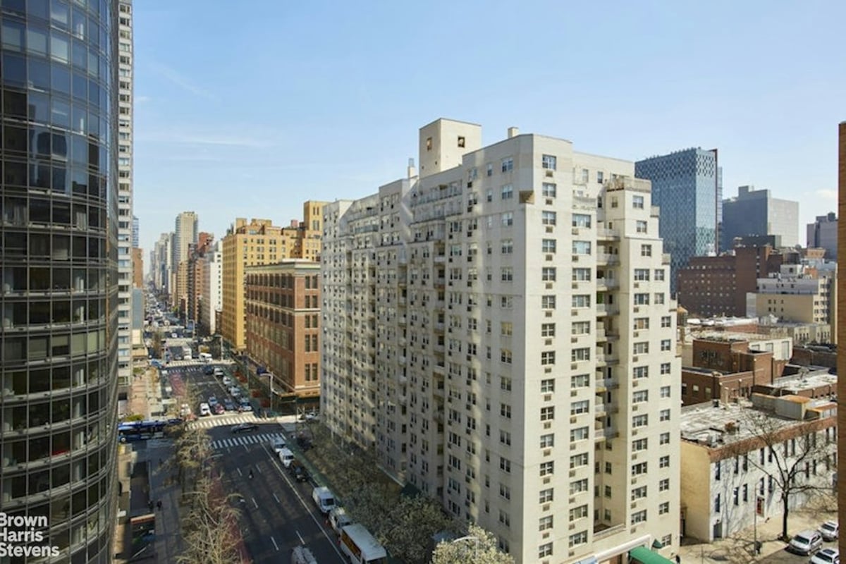 Photo for Manhattan House - 200 East 66th Street Condominium in Upper East Side, Manhattan