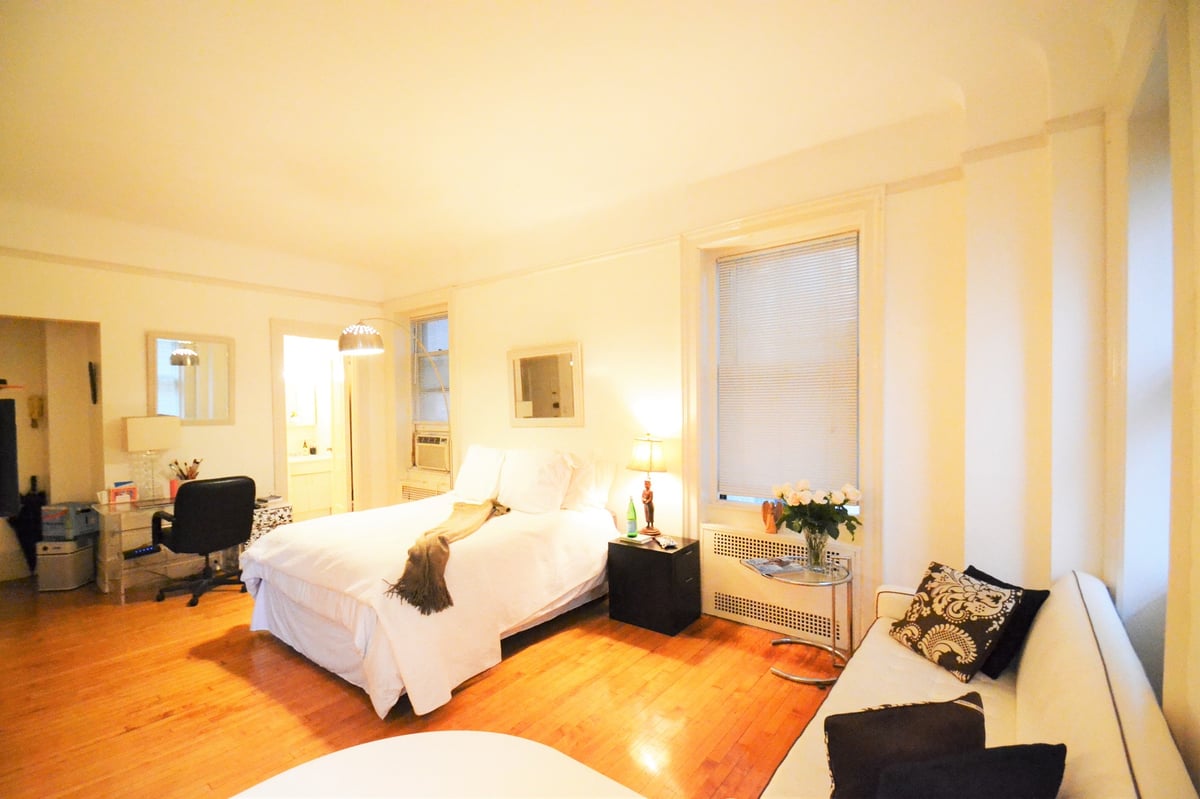 Photo for The Leonori - 26 East 63rd Street Condominium in Upper East Side, Manhattan