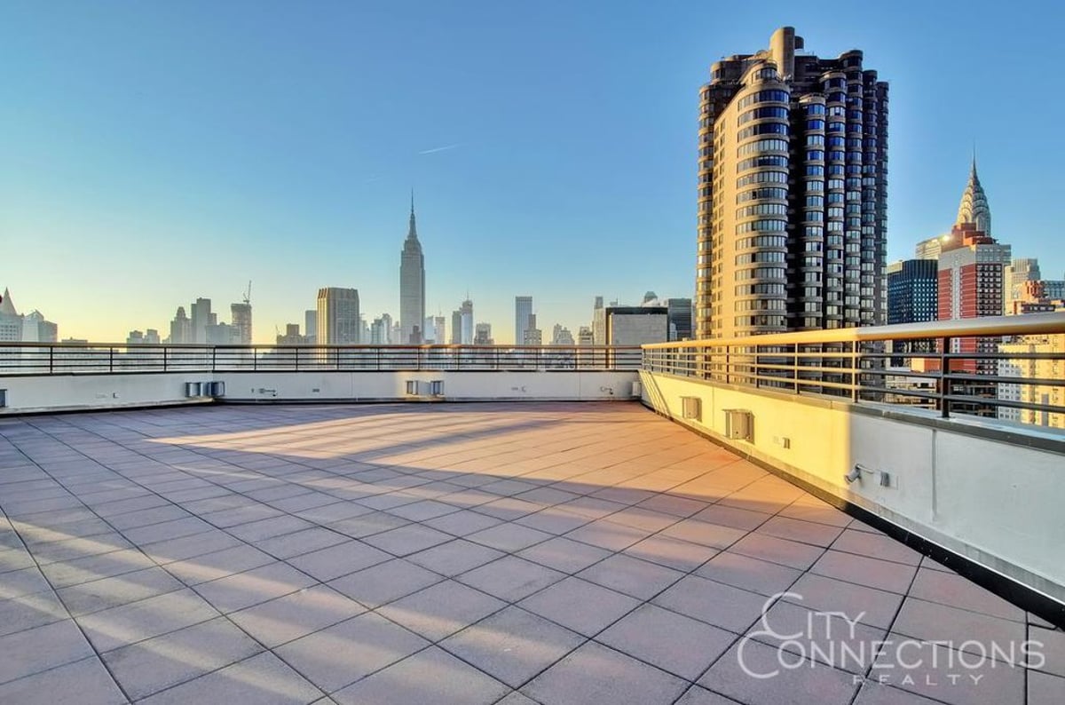 Photo for Manhattan Place - 630 First Avenue Condominium in Midtown East, Manhattan