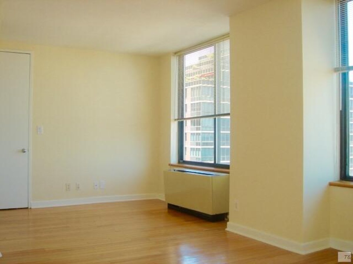 Photo for 677 West End Avenue - 677 West End Avenue Cooperative in Upper West Side, Manhattan