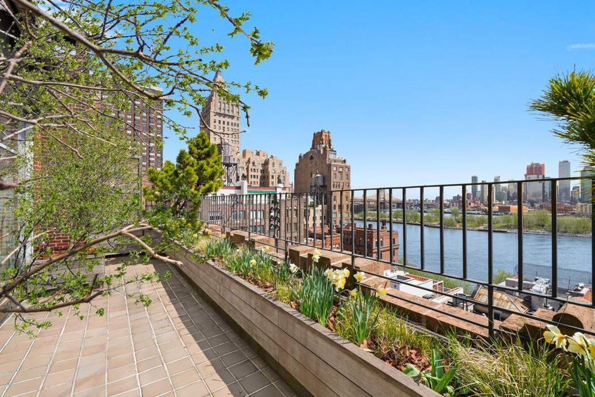 Photo for 30 BEEKMAN PLACE - 30 Beekman Place Cooperative in Midtown East, Manhattan