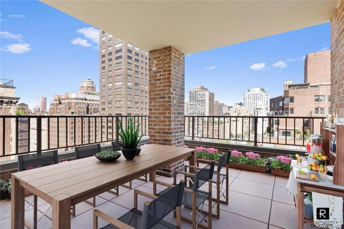 Photo for 710 Park Avenue - 710 Park Avenue Cooperative in Upper East Side, Manhattan