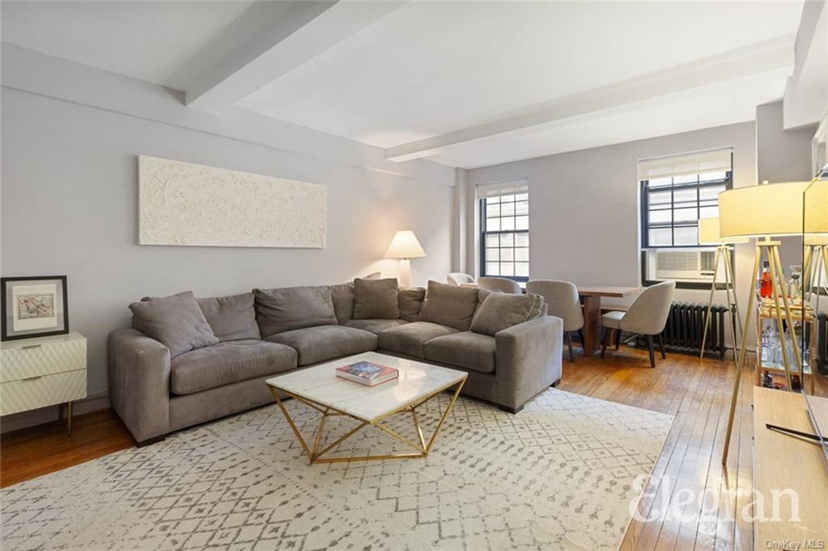 Photo for The Gramercy Arms - 102 East 22nd Street Cooperative in Gramercy Park, Manhattan