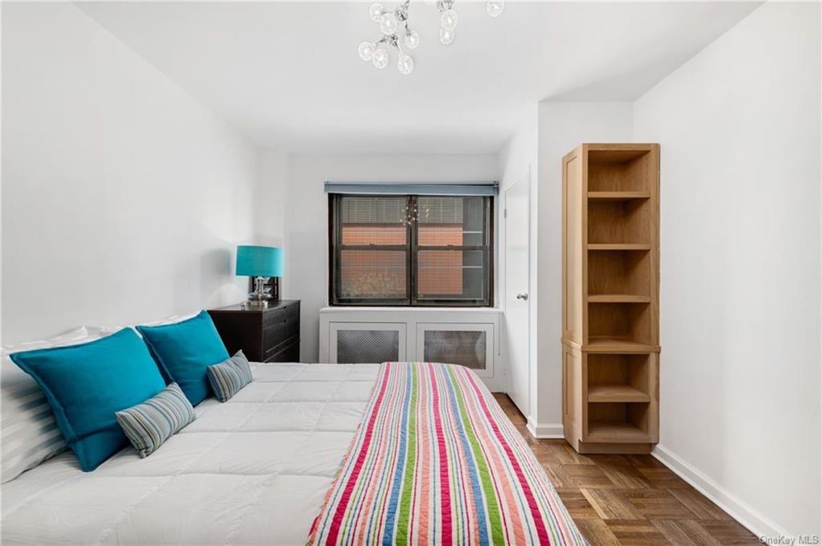 Photo for Charing Cross House - 305 East 72nd Street Condominium in Upper East Side, Manhattan