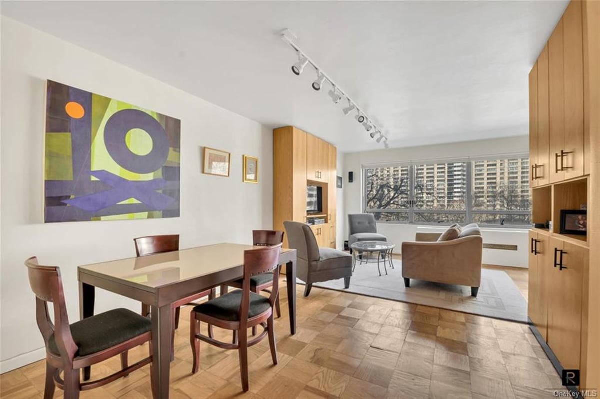 Photo for Lincoln Towers - 170 West End Avenue Condominium in Upper West Side, Manhattan